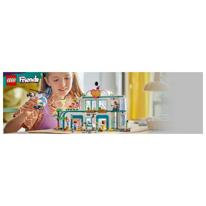 LEGO Friends 42621 Ospedale di Heartlake City, Giochi Educativi per Bambini di 7+ con Elicottero Giocattolo e 5 Mini Bamboline