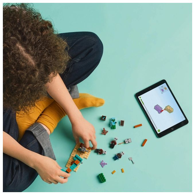 LEGO Minecraft Pattuglia nel Deserto della Bestia Gioco di Ruolo per Bambini e Bambine da 7 Anni in su con 4 Personaggi del Videogioco Funzione Spara Missili Armi Giocattolo e Tesoro 21267