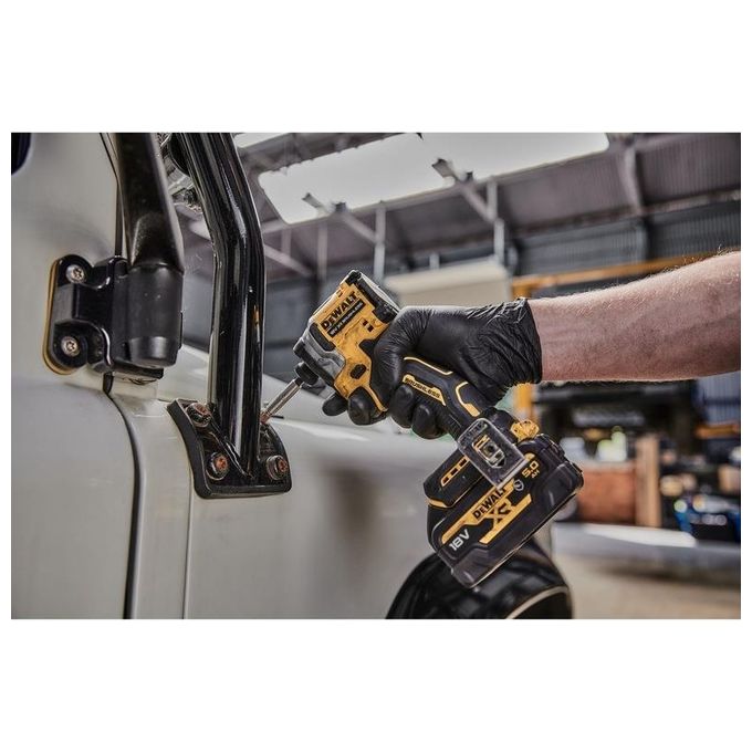 DeWalt DCF850NT-XJ Trapano Avvitatore Battente a Batteria