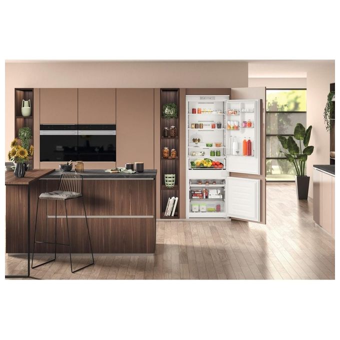 Hotpoint HA SP70 T111 Frigorifero da Incasso Combinato Larghezza 70 cm Total No Frost Classe E