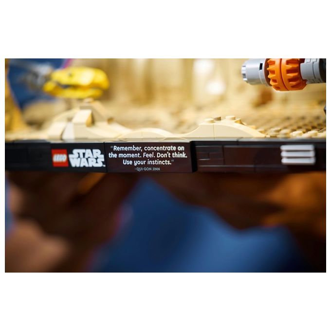 LEGO Star Wars Diorama Gara dei Sgusci su Mos Espa di Anakin Skywalker, Kit Modellismo per Adulti dal Film La Minaccia Fantasma, Gadget da Collezione