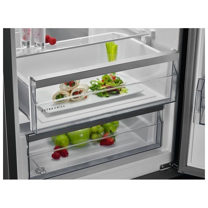 AEG RCB736E5MB Frigorifero Combinato Capacita' 366 Litri Classe energetica E Total No Frost Display Digitale Esterno Cooling 360 201 cm Acciaio Inox Nero