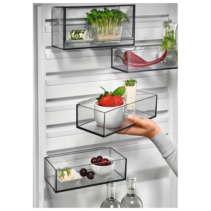 AEG RCB732D5MX Frigorifero Combinato Capacita' 330 Litri Classe energetica D Total No Frost Illuminazione LED Cooling 360 186 cm Acciaio Inox