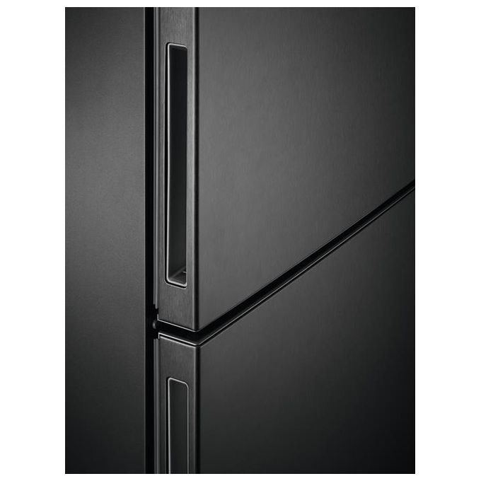 AEG RCB736E5MB Frigorifero Combinato Capacita' 366 Litri Classe energetica E Total No Frost Display Digitale Esterno Cooling 360 201 cm Acciaio Inox Nero