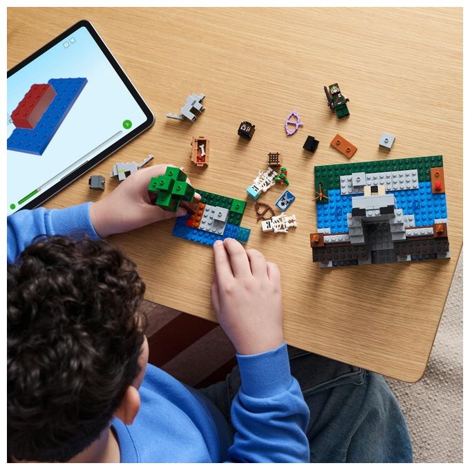 LEGO Minecraft Il Castello del Lupo Giocattolo da Costruire con il Personaggio del Domatore 2 Animali e 2 Scheletri con Armi Giochi di Ruolo per Bambini e Bambine da 8 Anni in su Idea Regalo 21261