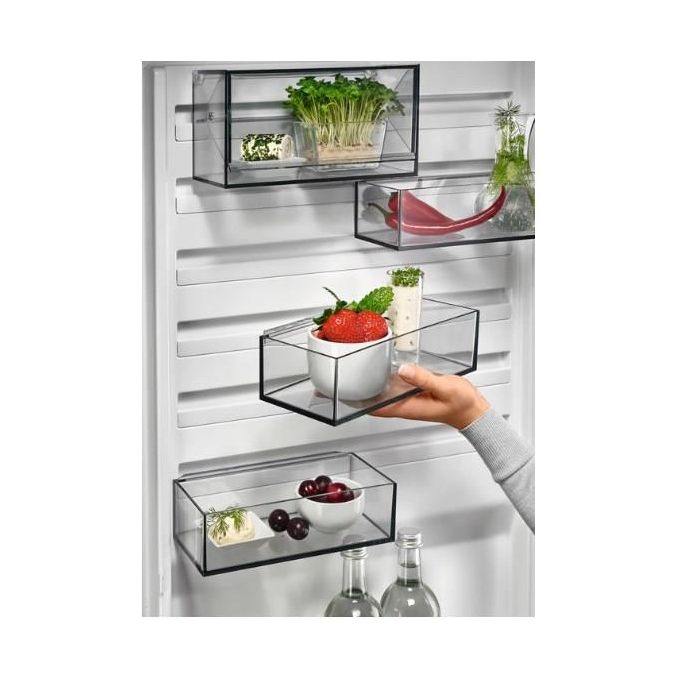 AEG RCB736E5MX Frigorifero Combinato Capacita' 366 Litri Classe energetica E Total No Frost Display Digitale Esterno Cooling 360 201 cm Acciaio Inox