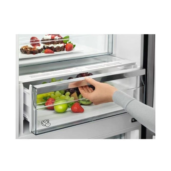 AEG RCB736E5MX Frigorifero Combinato Capacita' 366 Litri Classe energetica E Total No Frost Display Digitale Esterno Cooling 360 201 cm Acciaio Inox