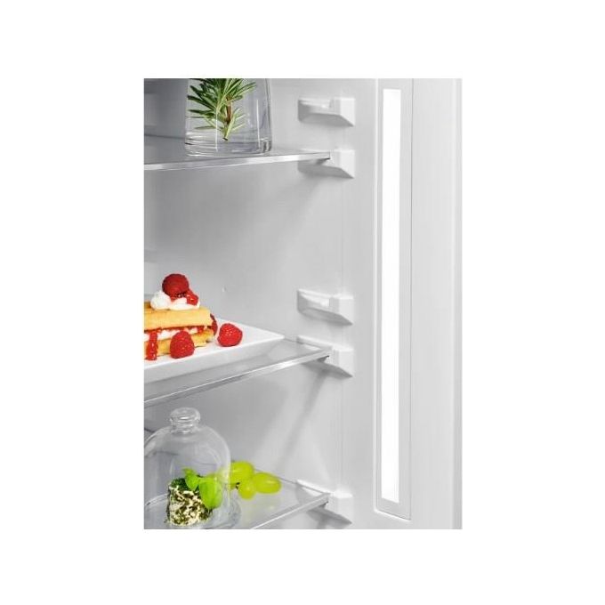 AEG RCB736D5MX Frigorifero Combinato Capacita' 366 Litri Classe energetica D Total No Frost Display Digitale Esterno Cooling 360 201 cm Acciaio Inox