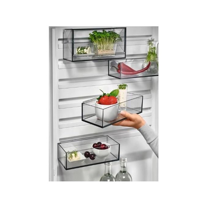 AEG RCB736D5MX Frigorifero Combinato Capacita' 366 Litri Classe energetica D Total No Frost Display Digitale Esterno Cooling 360 201 cm Acciaio Inox