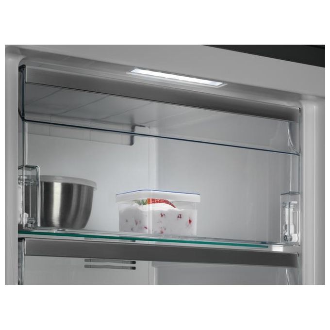 AEG AGB728E5NX Congelatore Verticale Capacita' 280 Litri Classe energetica E NoFrost Display Digitale Illuminazione LED 186 cm Acciaio Inox