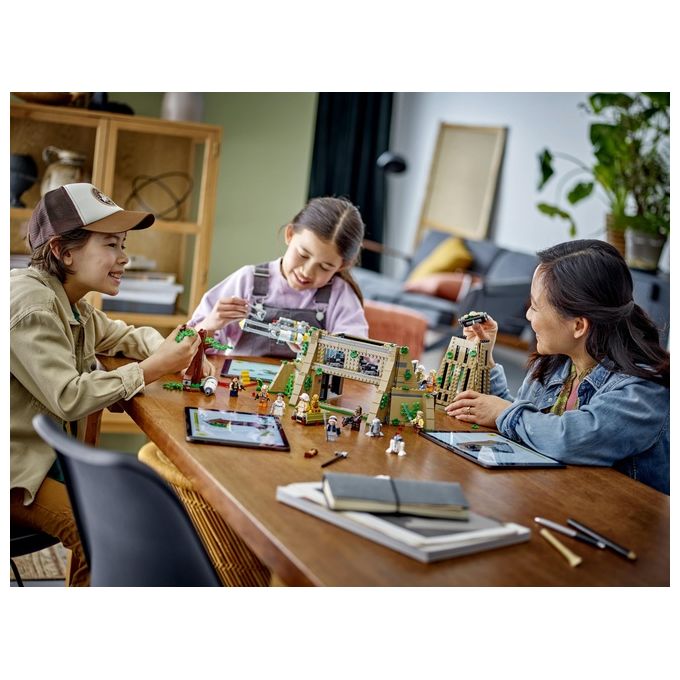 LEGO 75365 Star Wars: A New Hope Base Ribelle su Yavin 4 con 10 Minifigure, 2 Droidi, Starfighter Y-wing e Sala Comando