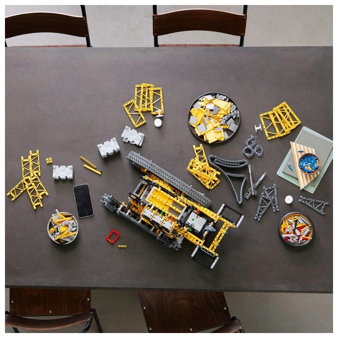 LEGO Technic 42146 Gru Cingolata Liebherr LR 13000, Veicolo da Cantiere Telecomandato con App Control+, Modellismo per Adulti