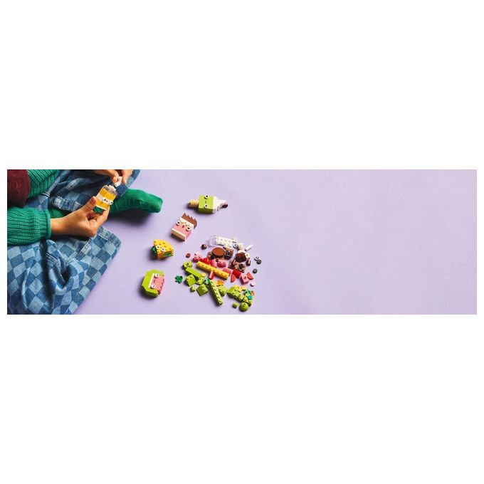 LEGO Classic Alimenti Creativi Piccolo Set di Giochi di Fantasia per Bambini e Bambine da 4 Anni in su con Cibo Giocattolo in Plastica da Costruire e Ricostruire in Altre Forme Idea Regalo 11039