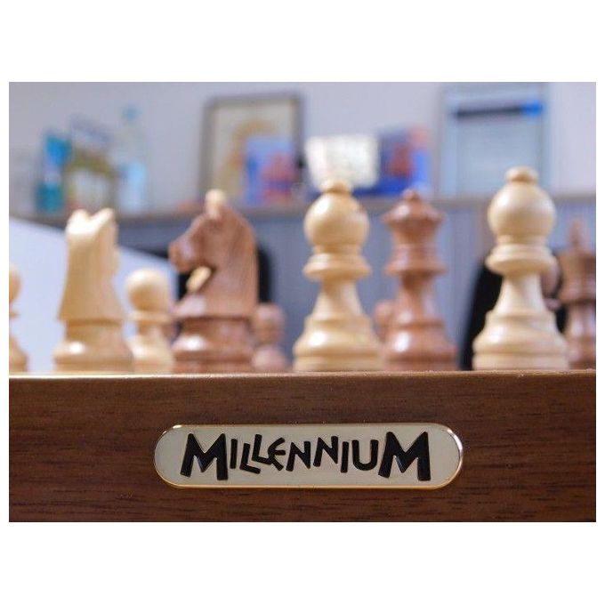 Millennium Schachcomputer The King Performance Scacchi per Adulti