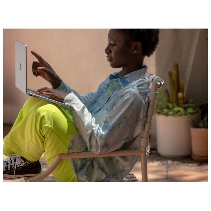 Microsoft Surface Laptop Go, Processore Intel Core i5-1035G1, Ram 4Gb, Hd 64Gb, Display 12.4'', Windows 10 Pro
