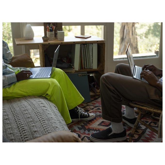 Microsoft Surface Laptop Go, Processore Intel Core i5-1035G1, Ram 4Gb, 64 Giga SSD, Display 12.4'', Windows 10 Pro