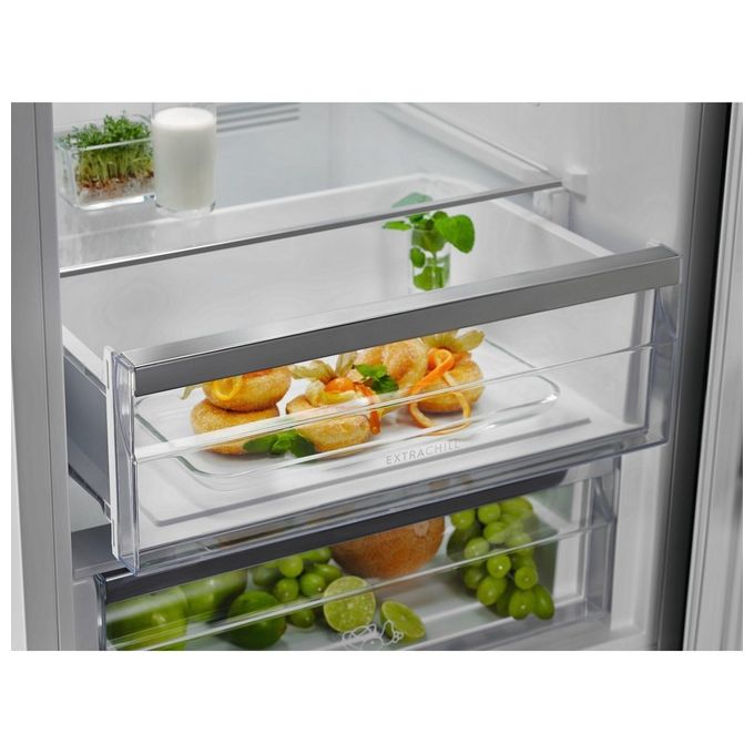 Electrolux LNT7MD32X2 Frigorifero Combinato Capacita' 331 Litri Classe energetica D No Frost Twintech 186 cm Inox