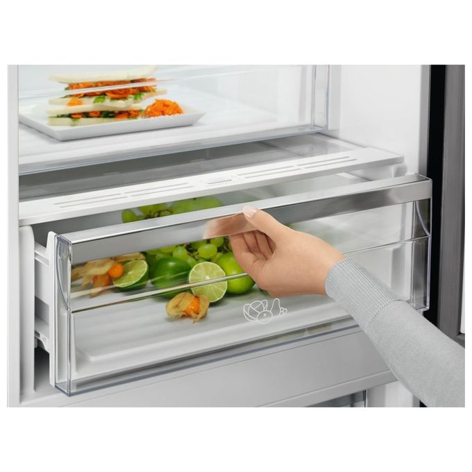 Electrolux LNT7MD32X2 Frigorifero Combinato Capacita' 331 Litri Classe energetica D No Frost Twintech 186 cm Inox