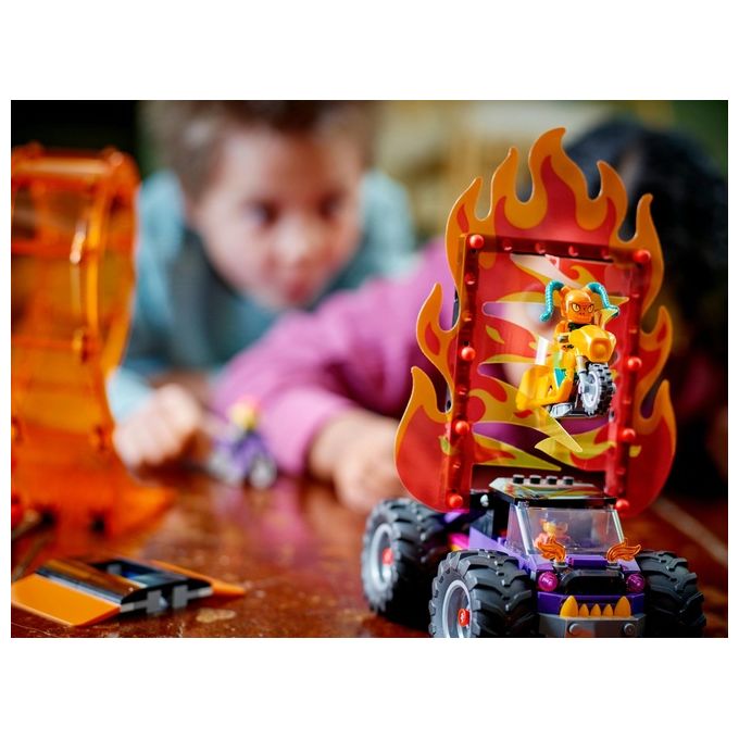LEGO 60339 Arena delle acrobazie Set da costruzione 598 pezzi 7 minifigure colore Multicolore