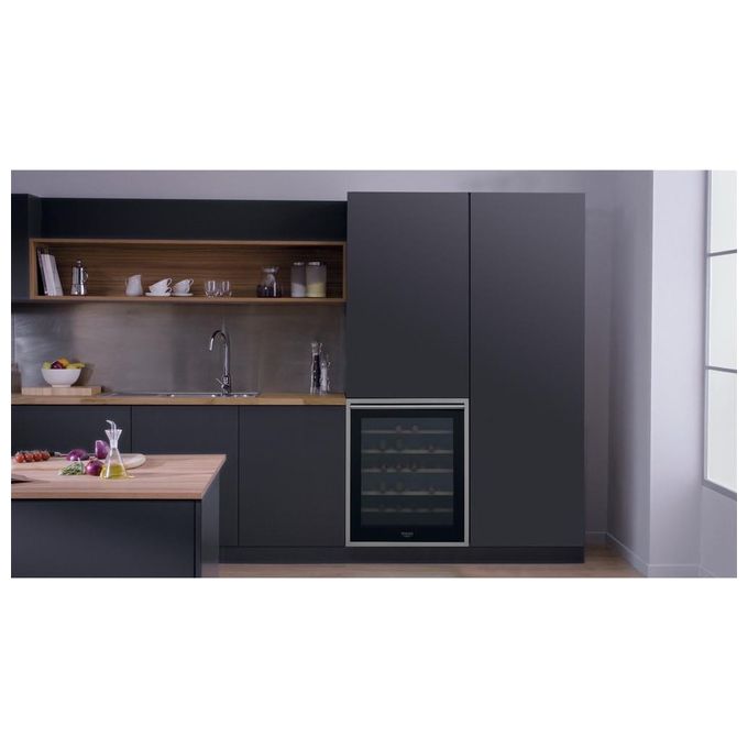 Hotpoint HA6 WC711 Cantinetta Vino 36 Bottiglie Classe energetica G 5 Ripiani in rovere 68 cm Nero