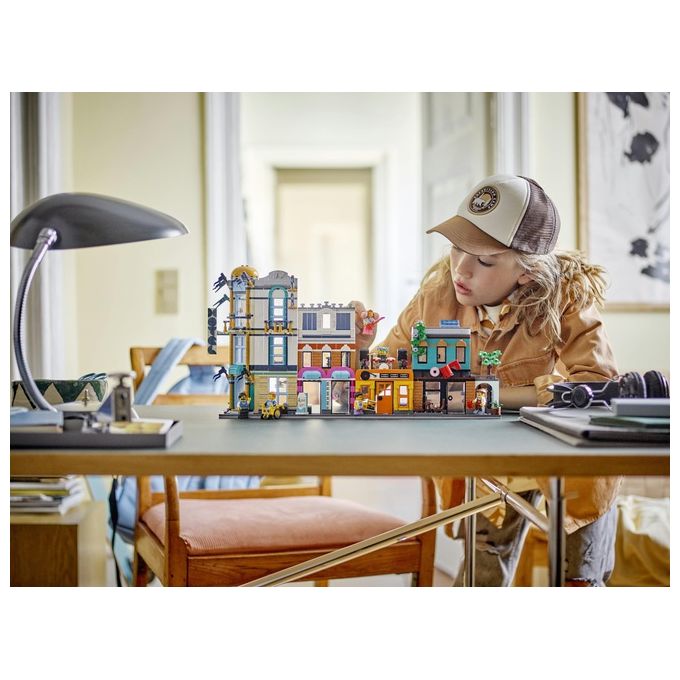 LEGO Creator 3in1 31141 Strada Principale, Grattacielo Art Déco o Strada del Mercato, Kit Modellismo per Costruzioni Creative