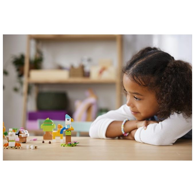 LEGO Classic 11034 Animali Domestici Creativi, Giocattolo per Bambini di 5+ Anni per Costruire Cane, Gatto e Altri Animali