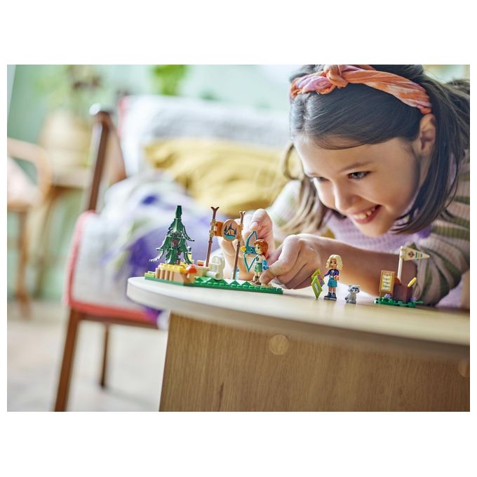 LEGO Friends Tiro con l'Arco al Campo Avventure Giochi Sportivi per Bambine e Bambini da 6 Anni in su con Arco e Frecce Giocattolo 2 Mini Bamboline e un Procione Idee Regalo di Compleanno 42622
