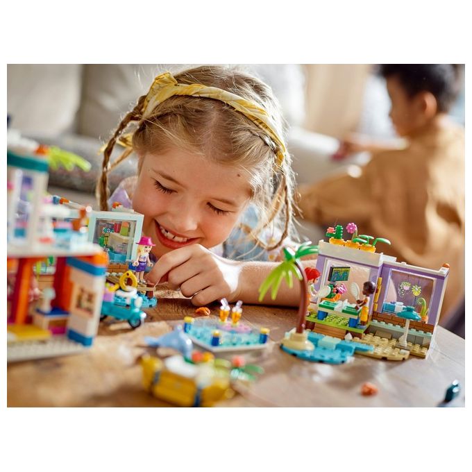 LEGO 41709 LEGO Friends Set da costruzione 686 pezzi 4 minifigure casa modulare con piscina e molo colore Multicolore