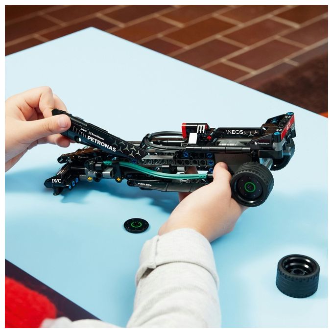 LEGO Technic 42165 Mercedes-AMG F1 W14 E Performance Pull-Back, Macchina Giocattolo da Costruire, Gioco Creativo per Bambini 7+