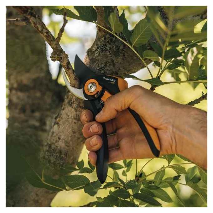 Fiskars P541 Plus SmartFit Cesoia da Potatura Bypass Capacita' 24 mm colore Nero Arancione