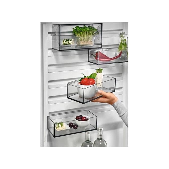AEG RCB732D5MB Frigorifero Combinato Capacita' 330 Litri Classe energetica D Total No Frost Illuminazione LED Cooling 360 186 cm Acciaio Inox Nero