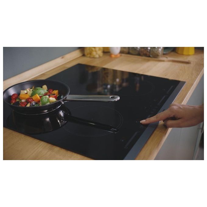 Candy CIES642MCTT Essence Piano Cottura a Induzione 4 zone Comandi touch Controllo indipendente multi slider Power management 60 cm 9 livelli di potenza Vetroceramica Nero