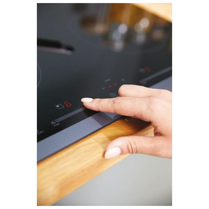 Candy CIES642MCTT Essence Piano Cottura a Induzione 4 zone Comandi touch Controllo indipendente multi slider Power management 60 cm 9 livelli di potenza Vetroceramica Nero