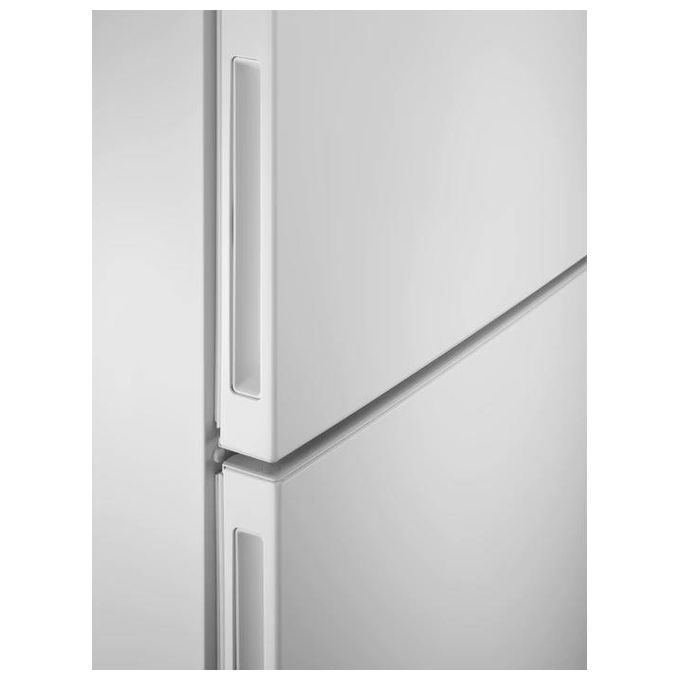 Electrolux LNC7MD32W2 Frigorifero Combinato Capacita' 331 Litri Classe energetica D Total No Frost 186 cm Bianco