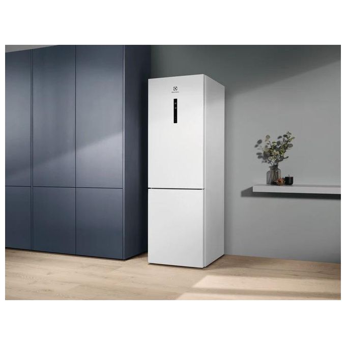Electrolux LNC7MD32W2 Frigorifero Combinato Capacita' 331 Litri Classe energetica D Total No Frost 186 cm Bianco