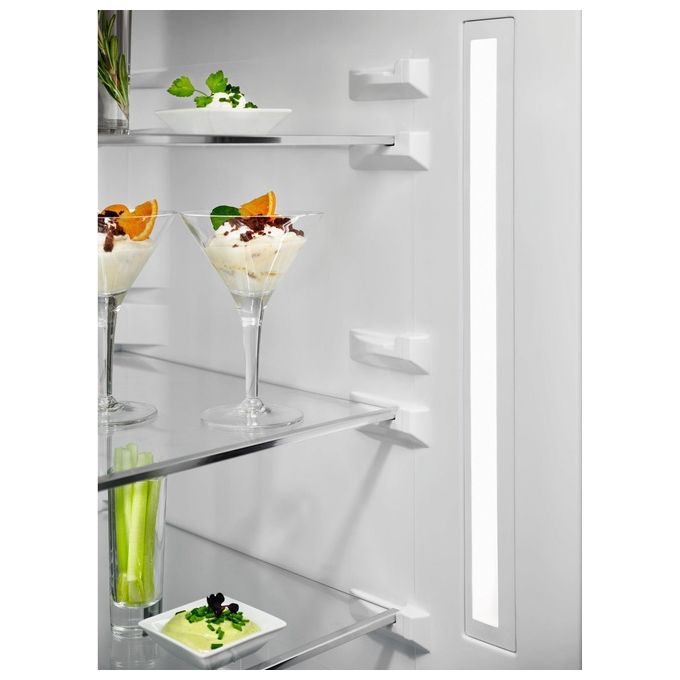 Electrolux LNT7MD32X2 Frigorifero Combinato Capacita' 331 Litri Classe energetica D No Frost Twintech 186 cm Inox
