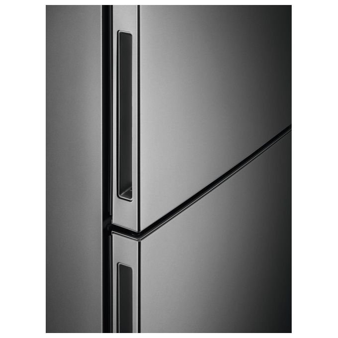 Electrolux LNT7MD32X2 Frigorifero Combinato Capacita' 331 Litri Classe energetica D No Frost Twintech 186 cm Inox