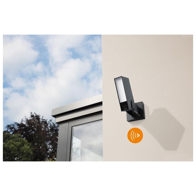 Netatmo Telecamera WIFI Esterna Intelligente con Sirena da 105 dB, Luce Integrata, Sensore di Movimento, Visione Notturna, Senza abbonamenti, Nero Intenso, NOC-S-IT