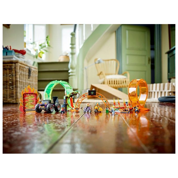 LEGO 60339 Arena delle acrobazie Set da costruzione 598 pezzi 7 minifigure colore Multicolore