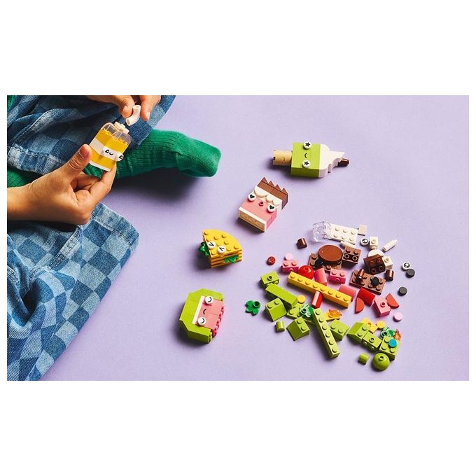LEGO Classic Alimenti Creativi Piccolo Set di Giochi di Fantasia per Bambini e Bambine da 4 Anni in su con Cibo Giocattolo in Plastica da Costruire e Ricostruire in Altre Forme Idea Regalo 11039