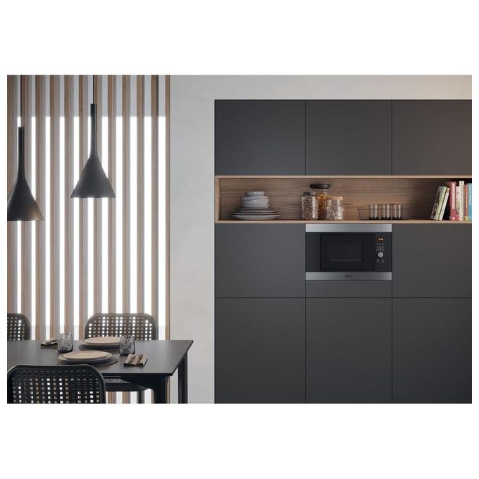 Hotpoint MF20G IX HA Microonde con Grill Capacita' 20 Litri Potenza 800W Apertura con pulsante a bandiera Auto Cook Scongelamento Nero-Acciaio Inox