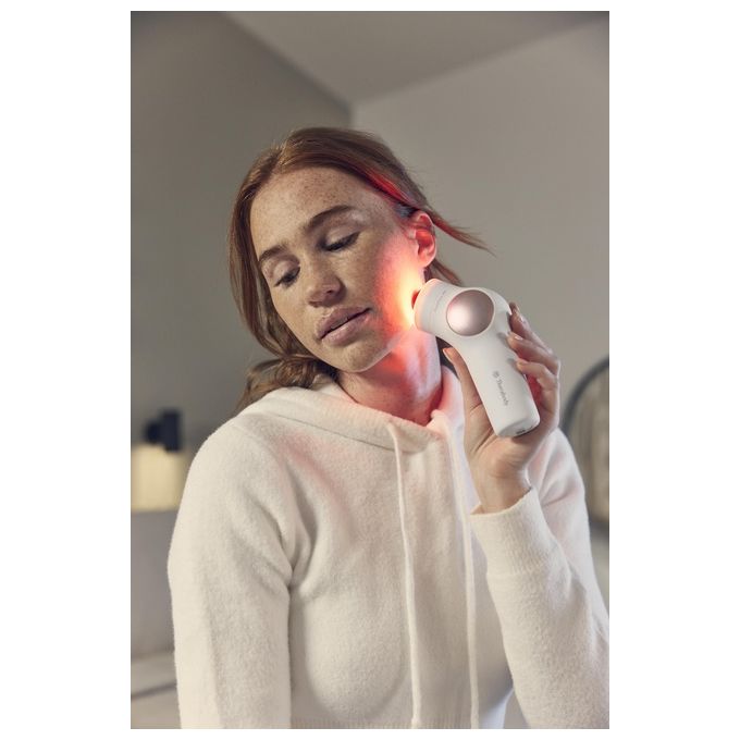TheraFace PRO - Dispositivo per la cura del viso 6-in-1 con massaggio a percussione - microcorrente - luce LED blu e rossa da Therabody (Bianco)