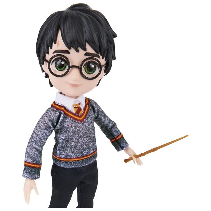 Wizarding World Bambola Articolata Harry Potter 20cm Bacchetta e Divisa di Hogwarts Inclusa