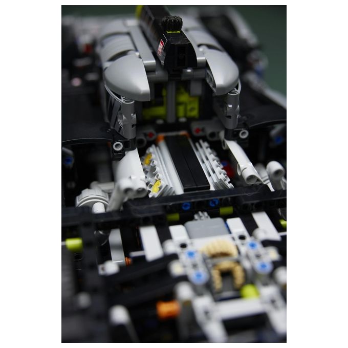 LEGO Technic 42156 PEUGEOT 9X8 24H Le Mans Hybrid Hypercar, Modellino di Auto da Corsa per Adulti Scala 1:10, Set da Collezione