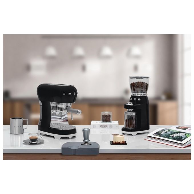 Smeg ECF02BLEU Macchina da Caffe' Espresso Made in Italy Nero