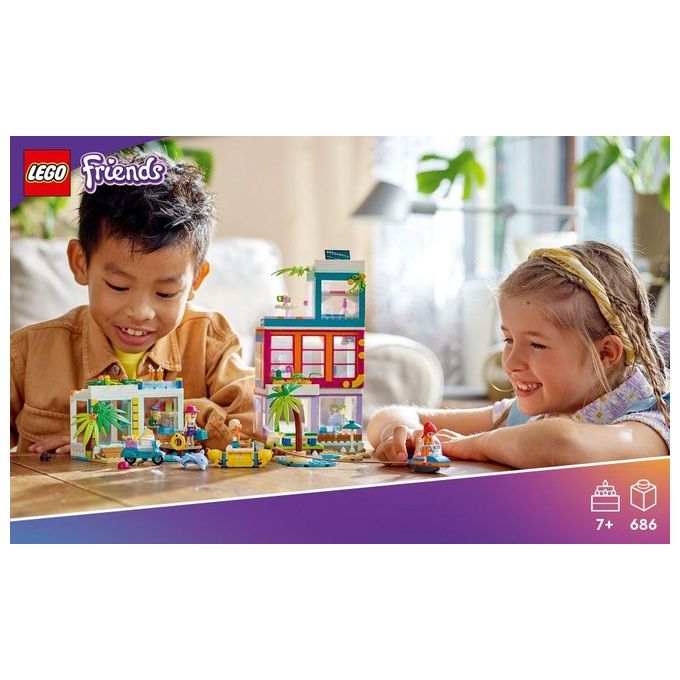LEGO 41709 LEGO Friends Set da costruzione 686 pezzi 4 minifigure casa modulare con piscina e molo colore Multicolore