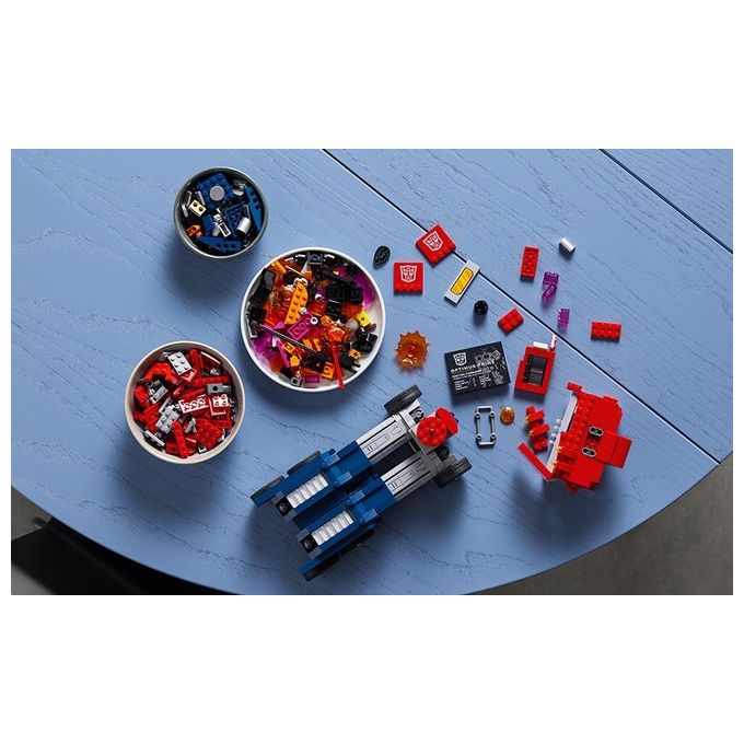 LEGO Icons Optimus Prime, Modellino da Costruire 2 in 1 del Leader dei Transformers, Set da Collezione per Adulti, 10302