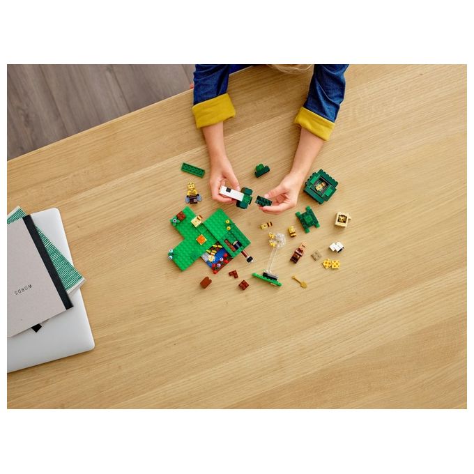 LEGO Minecraft La Fattoria delle Api