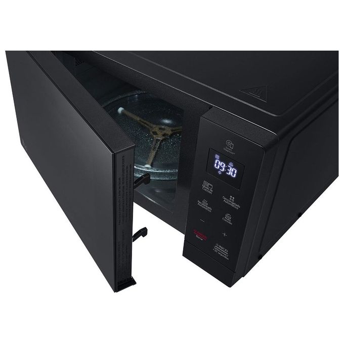 LG MH7032JAS NeoChef - Forno a Microonde con Grill 30 L, 900 W, Scongelamento Automatico e Ricette Preimpostate, Timer con Orologio e Smart Diagnosis, Colore Nero