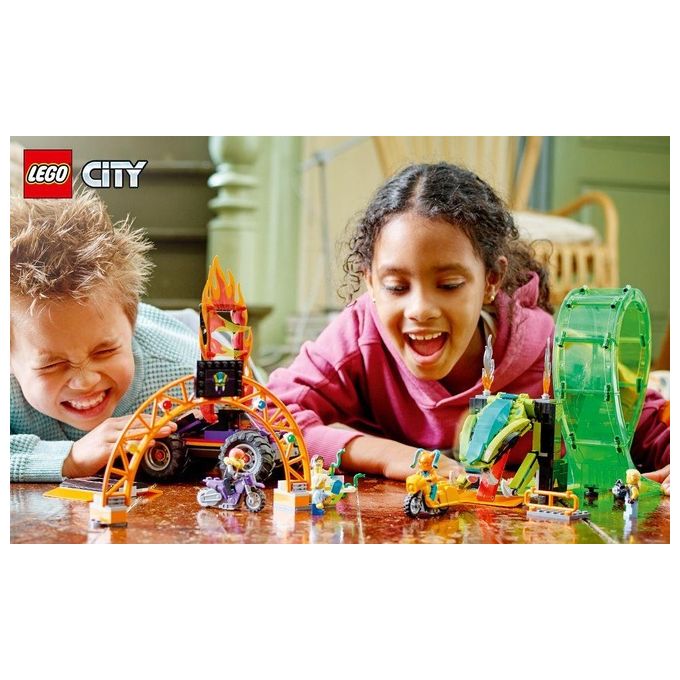 LEGO 60339 Arena delle acrobazie Set da costruzione 598 pezzi 7 minifigure colore Multicolore